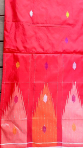 Lipa Saqbe Sarung Tenun merah/hitam Sutra Mandar Sulawesi Barat