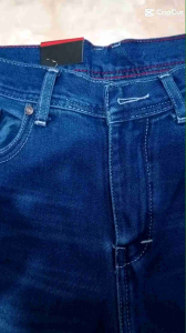 Celana Pendek Ripped Denim: Tampilan Casual yang Stylish