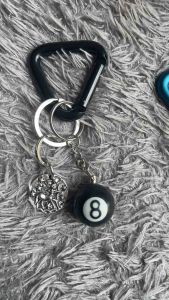 (1) Keychain carabiner / Gantungan kunci / skena kalcer / aksesoris gantungan / bola biliard / gantungan karakter / gantungan kunci / gantungan celana / gantungan kunci unik / gantungan kunci kekinian / gantungan segitiga / gantungan kunci celana
