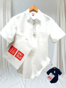 KEMEJA LENGAN PENDEK UNIQLO POLOS SLIMFIT BAHAN FULL COTTON TWILL WARNA BIRU NAVY