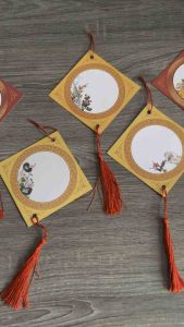 bán lẻ giấy viết thư pháp mi ni vuông 10x10cm in 2 mặt rất đẹp giá bán là 1 tờ