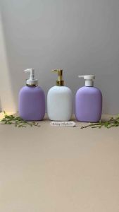 Chai Nhựa HDPE 300ML Màu TÍM - TRẮNG SỨ(SỮA). Đựng kem bodylotiondầu gộisữa tắm.Chai nhựa chiết mỹ phẩm hàng cao cấp.