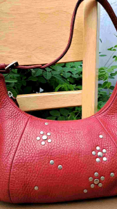 Hàng Si túi đeo vai da bê hiệu