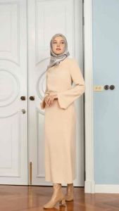 เสื้อคอถ่วงปิดต้นคอ และกระโปรงหางปลา Set - Make it simple