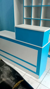 PERLENGKAPAN USAHA RAK LAUNDRY DAN MEJA KASIR 1 PAKET