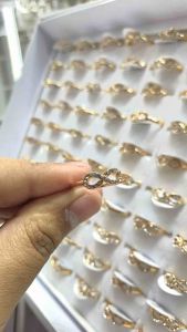 แหวนแฟชั่น ราคาส่ง 100วง คละแบบ คละสี คละไซส์ พร้อมส่ง