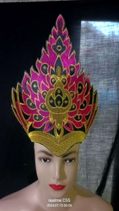 Mahkota Karnaval Tari Tradisional Adat Jawa