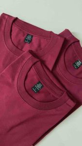 คุณภาพดี เสื้อยืดสีพื้นคอกลม สีเลือดหมู ใส่สบาย ผู้หญิง ผู้ชาย