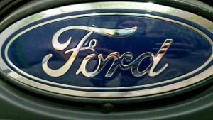 ฝาครอบกระบะท้าย (( แบบไม่เว้าโลโก้)) FOR Ford Ranger Next Gen 2022+ (รับทำสีตามออเดอร์ลูกค้า ทักแชทได้เลยนะ ค่ะ/ครับ)