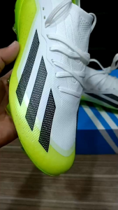 รองเท้าฟุตบอล รองเท้ากีฬา สินค้าตรงปก100%ฟรีกล่องดันทรงถุงผ้า สินค้าใช้เวลาเดินทาง 2-3 วันถึง สวมใส่ไม่ได้ยินดีเปลี่ยนไซส์กับทางร้านได้ค่ะ