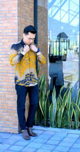 Batik Andaru Baju Kemeja Batik Pria Slimfit Lengan Panjang Bahan Katun Premium Lapis Furing Warna Kuning Kunyit