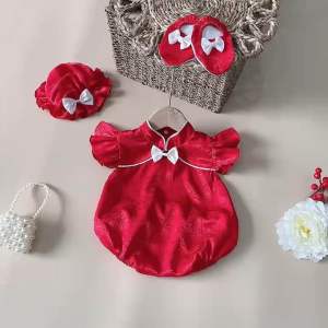 (3-12kg) Body Gấm Đỏ Cổ Tàu NHÍM XÙ KIDS Cho Bé Gái Sơ Sinh Đầy Tháng Thôi Nôi Sinh Nhật B068