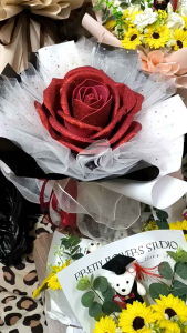 Bó hoa hồng 1 bông siêu to khổng lồ tình yêu bất diệt. Quà tặng valentine cầu hôn