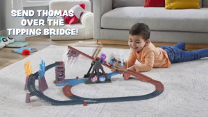 Fisher Price Thomas and Friends Toy Train Set with Motorized Thomas Train and Tipping Bridge 8 Feet of Track Crystal Caves Adventure Set