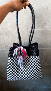 TAS ANYAMAN JALI SIZE M CATUR AUDREY TAS WANITA BAHAN PLASTIK