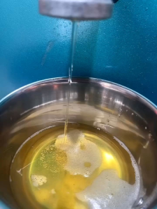 1Lít Dầu Lạc Ép Nguyên Chất Từ Lạc Đỏ Vùng Hải Thịnh Nam Định Rất Thơm Ngon