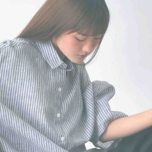 เสื้อเชิ้ตโอเวอร์ไซส์ แขนสั้น - ลายริ้วเทา