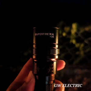 [Zoomable 10W 600 Lumen] SUPERFIRE Y25 Flashlight LED Torch Light With 18650 Rechargeable Battery