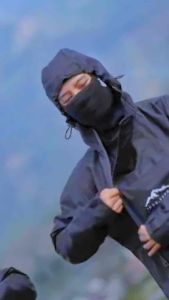 Jaket Gorpcore Waterproof Naik Gunung Indigo