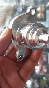 Tutup Klep Pagoda: Aksesoris Motor Suzuki Smash & Suku Cadang Motor Honda