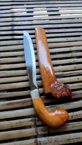 MODEL TATOR PERKAKAS BERKEBUN DAN BERTANI TERBUAT DARI BESI SOMEL BATU SANGAT TEBAL COCOK BUAT TEBAS TULANG BAMBU DAN KAYU PERKAKAS SERBAGUNA
