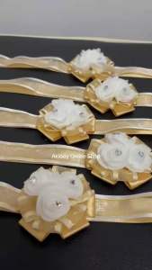 Wrist corsage for all occasions
