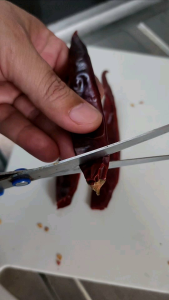 พริกเม็ดใหญ่ เผ็ดน้อย สำหรับทำพริกแกง 200 กรัม(เม็ดใหญ่200)