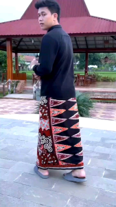 SARUNG/SARUNG BATIK/MOTIF CAKRA/GUS IQDAM/SARUNG BATIK AZZAHIR/SARUNG GOYOR/AZZAHIR/SARUNG PRIA DEWASA /SARUNG BATIK GUS IQDAM/ SARUNG BATIK LAKI LAKI DEWASA/BATIK PUTRI NURMA