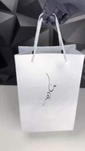 น้ำหอม Maahir Legacy โดย Lattafa Perfumes เป็นน้ำหอมสำหรับผู้ชาย ท็อปโน๊ตของมะนาว มิ้นท์ เกรฟฟรุ๊ต