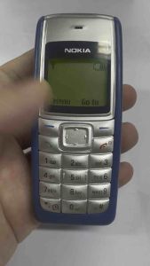 Nokia 1110i หน้าจอสีดำและสีขาวแถบปุ่มคลาสสิกโทรศัพท์ธรรมดาหลายภาษา - Lazada