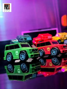 Đồ chơi xe ô tô chạy đà quán tính phát ra tia lửa