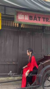 Áo dài Gấm Đỏ cách tân nữ dáng suông xưa Chaang may sẵn áo dài xuông rộng đính nơ bầu dự tiệc cưới hỏi lễ tết đẹp ADC768