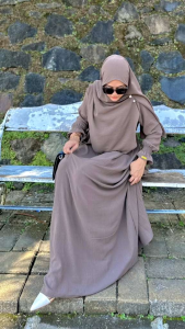 Karin Set Hijab Bergo Naira Set Phasmina Oval Gamis Set Syari Cringkle Airflow Premium
