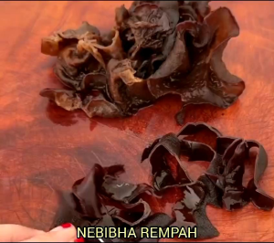 JAMUR KUPING  HITAM KERING RP 26.000 / 250 GRAM