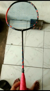 Raket Badminton AstroX 77 Pro: Pilihan Ideal untuk Pemain Tingkat Tinggi