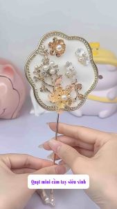 (SẴN) Quạt mini Cầm Tay Phong Cách Trυng Hoa Cổ Điển Cho Cô Dâu đạo cụ chụp hình cưới