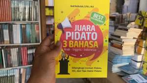 JUARA PIDATO 3 BAHASA: Arab – Inggris - Indonesia