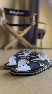 **สีใหม่**รองเท้าหนังแบบสวมผู้ชาย ยี่ห้อ Taywan พื้นบาง 1.5ซม ไซส์ 40-45 รหัส 928