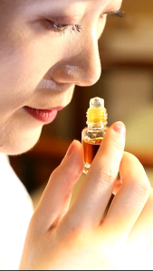 Pure High Grade Agarwood Essential Oil Aromatherapy 1ml 纯沉香精油 1ml