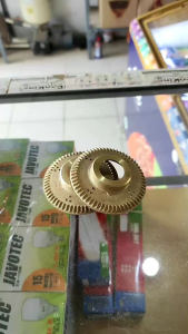 BURNER KUNINGAN UNTUK KOMPOR GAS RINNAI KUALITAS ORIGINAL TERBUAT DARI KUNINGAN BAHAN TEBAL.