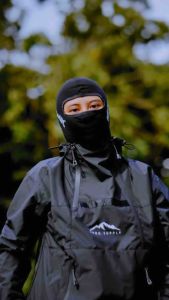 Jaket Jaket Gropcore Outdoors Hooded Breathable Anti-Bahaya untuk Aktivitas Outdoor Hitam Premium