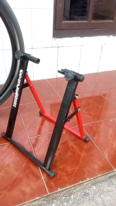 Standar Paddock Universal: Standar Pedok Bisa Di Naiki dan Bisa Di Lipat