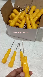 ￼1 PCS Jarum sol sepatu PREMIUM KUNING  / jarum sol sepatu gagang plastik premium/ Alat tusuk pembolong kulit sepatu