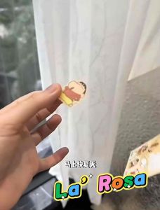 Nhãn Dán Tinh Dầu Chống Muỗi / Hoạt Hình Gia Đình Chú Shin Siêu Kute