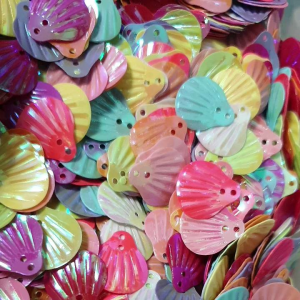 เลื่อมหอยเชลล์ เปลือกหอย (100 ชิ้น )เลื่อมเปลือกหอย เปลือกหอยมีรู สีมุกรุ้งคละสี