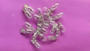 Bohlam senja bening paket 20 pcs T10 untuk semua jenis kendaraan bermotor Honda Yamaha Suzuki Kawasaki