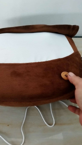 Đệm gối massager thư giãn MOMIN MMC-01 hàng si Nhật