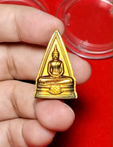 พระพุทธโสธรสองหน้าข้างเฟือง ปี 2546