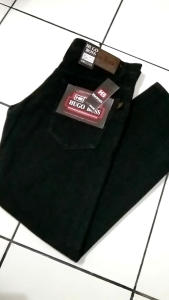 Celana Jeans Panjang Hitam: Pilihan Nyaman dan Kasual
