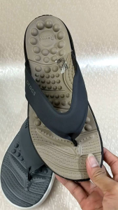 Sandal Crocs Pria Reviva Flip